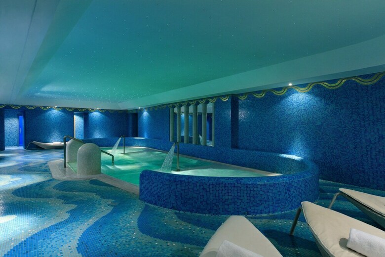 Hotel De Russie