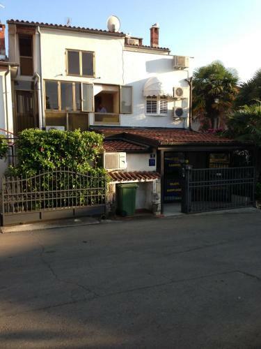 Apartments Oliva