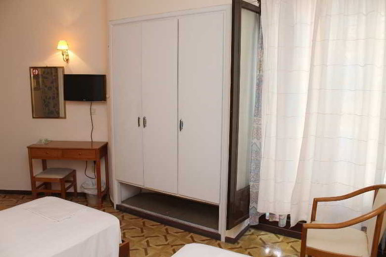 Nefeli Hotel