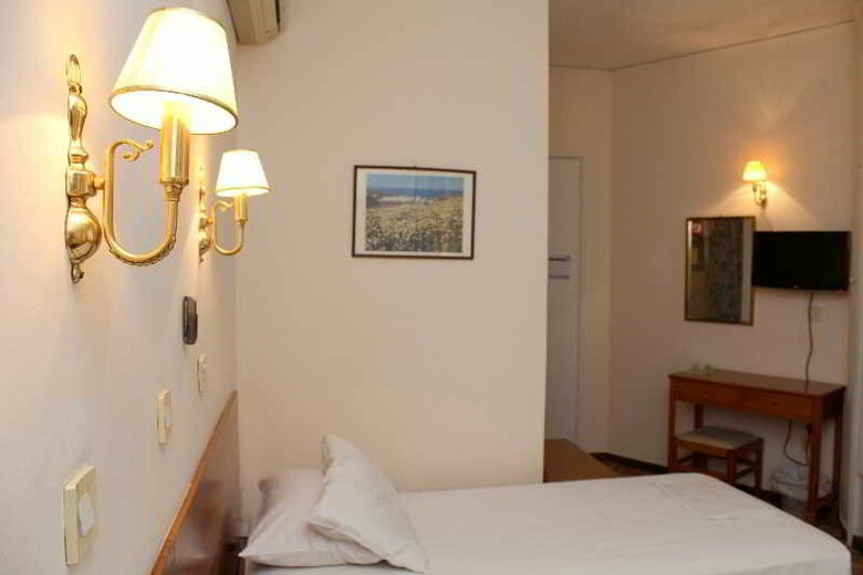 Nefeli Hotel