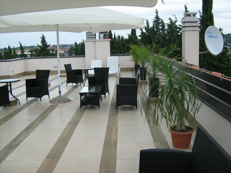 Hostal Residence Villa Karda