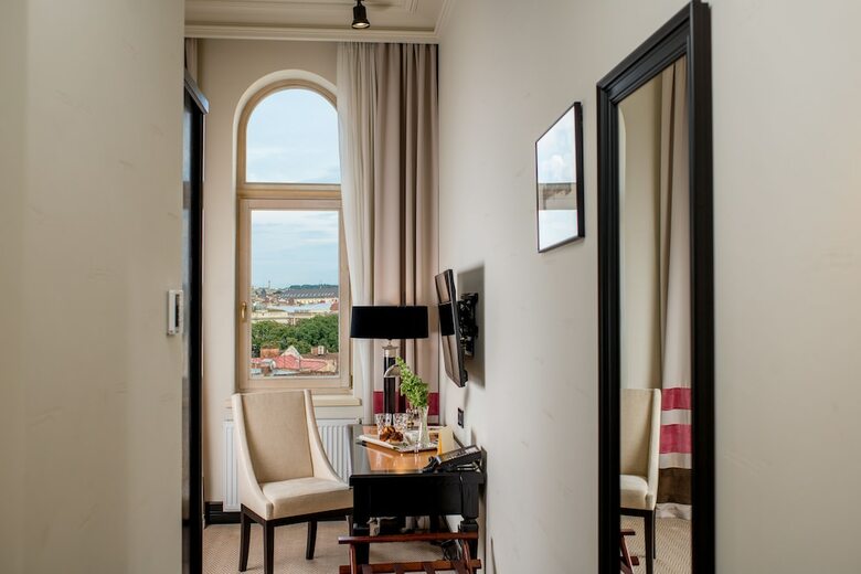 Astoria Hotel