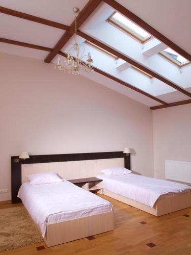 Deluxe Hostel Under The Roof