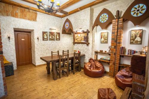 Ghostel - Medieval Hostel