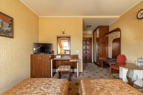 Status Hotel