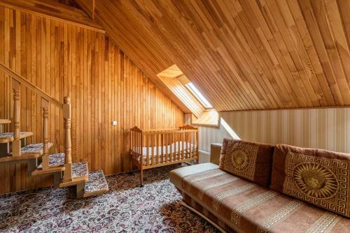 Status Hotel
