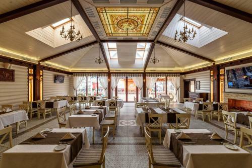 Status Hotel