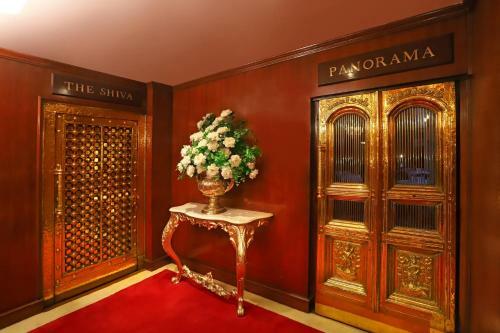 Hotel The Ambassador