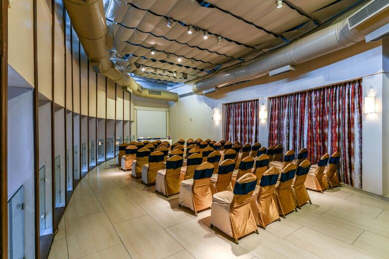 Hotel The Regale By Tunga