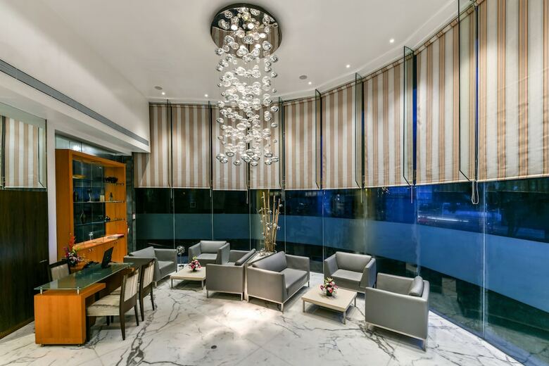 Hotel The Regale By Tunga