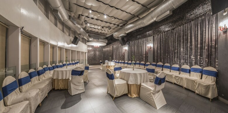 Hotel The Regale By Tunga