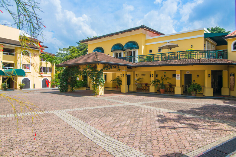 Hotel Apartotel & Suites Villas Del R�o