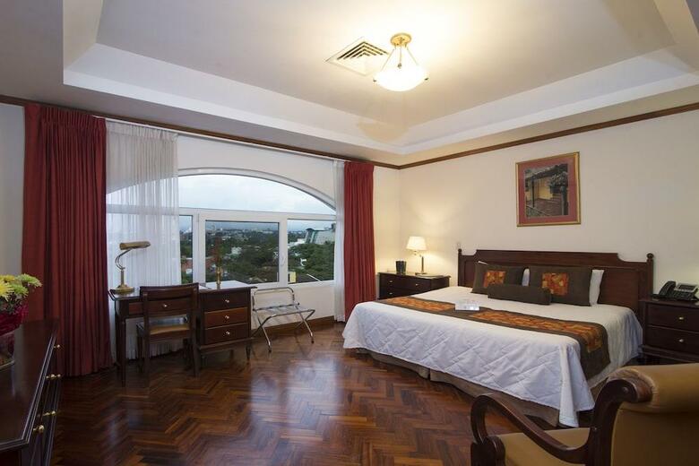 Hotel Apartotel & Suites Villas Del R�o