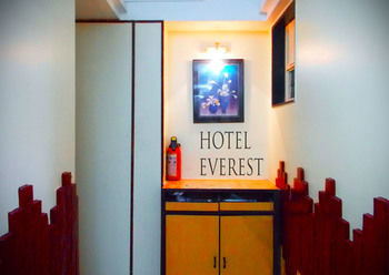 Hotel Everest