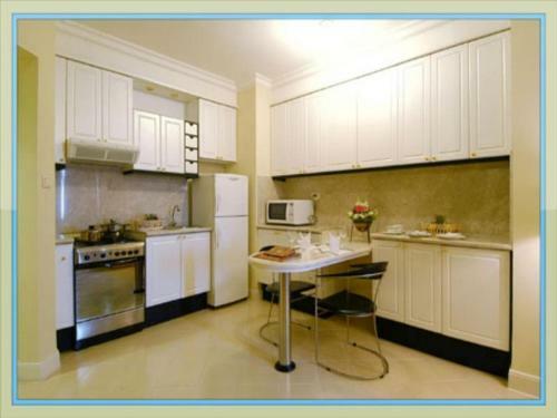 Batavia Apartments