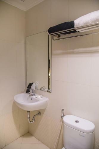 Glassio Hotel Roxy, Jakarta