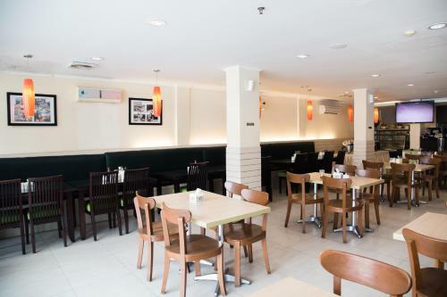 Glassio Hotel Roxy, Jakarta