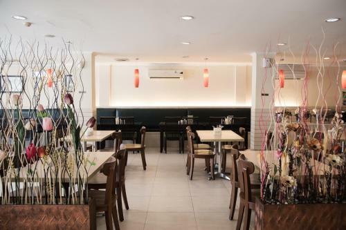Glassio Hotel Roxy, Jakarta