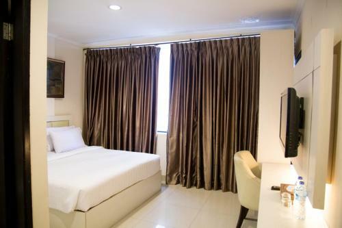 Glassio Hotel Roxy, Jakarta