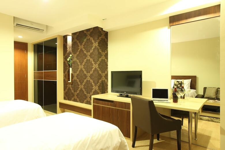 Hotel Avissa Suites