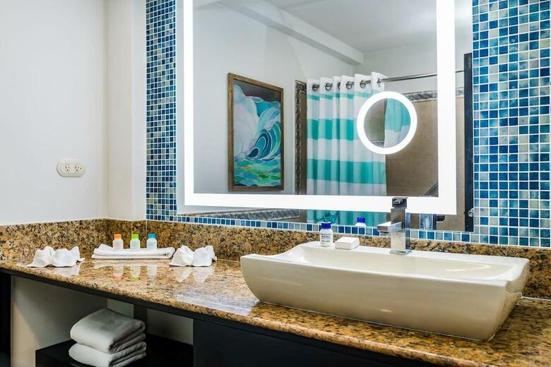 Hotel Margaritaville Beach Resort Playa Flamingo
