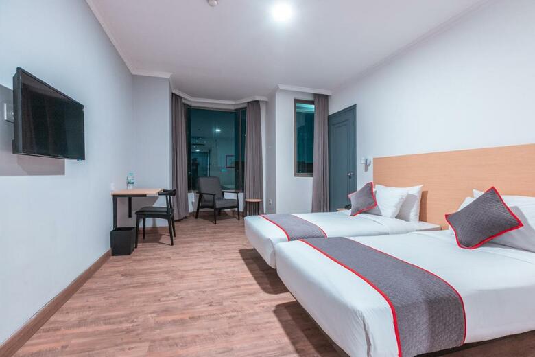 Alpine Hotel