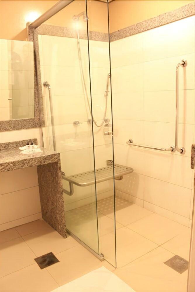 Bahamas Suite Hotel