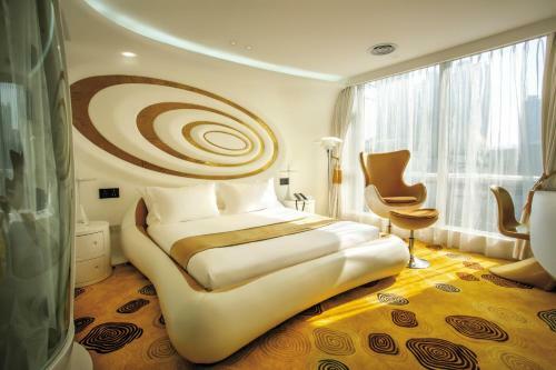 Guangzhou Planet Hotel