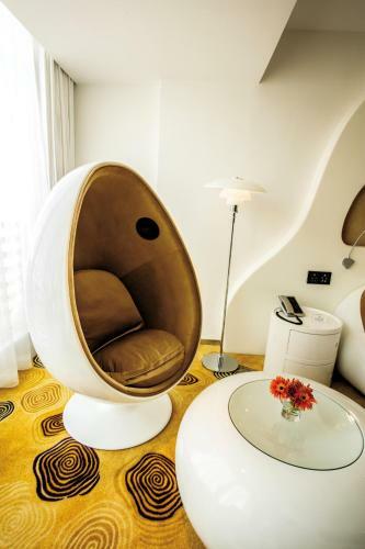 Guangzhou Planet Hotel