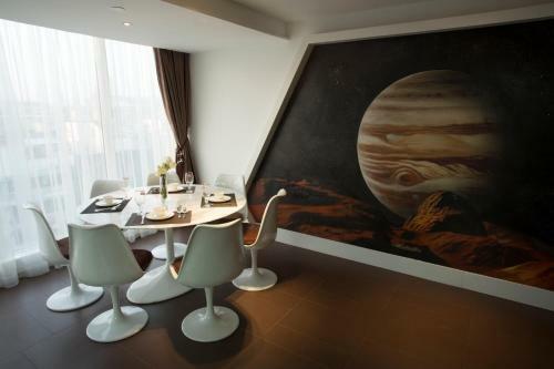 Guangzhou Planet Hotel