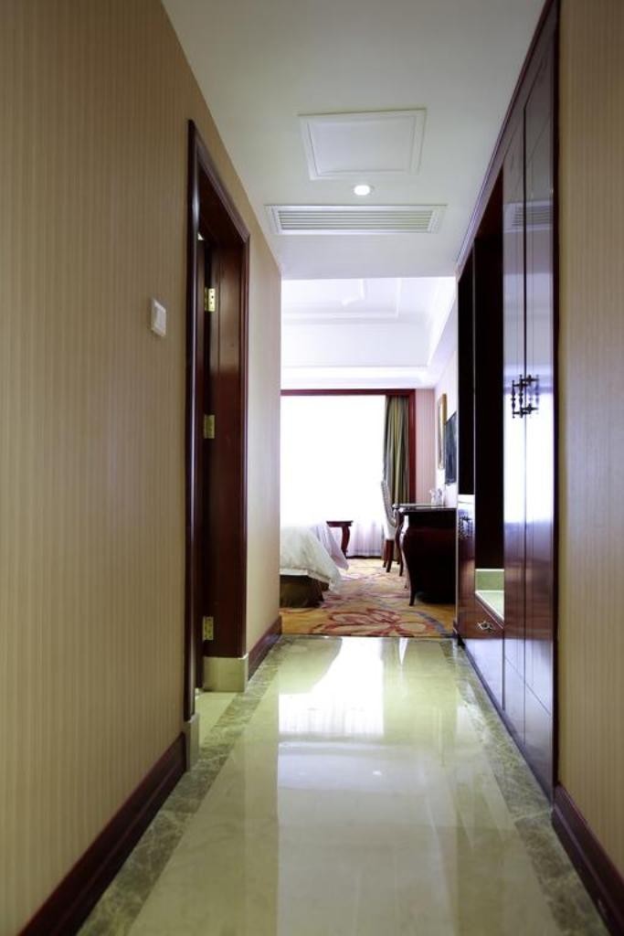 Vienna Hotel Banxuegang Road