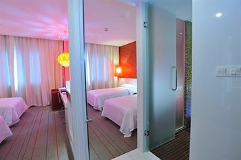 Otique Aqua Hotel