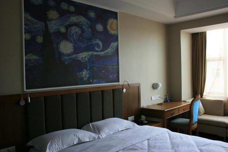 I Hotel