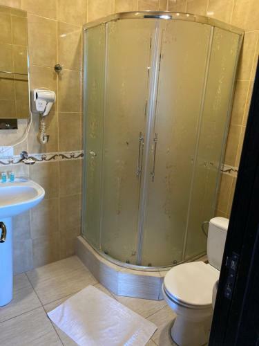 7 Baits Hotel And Hostel