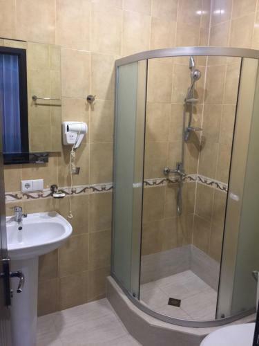 7 Baits Hotel And Hostel