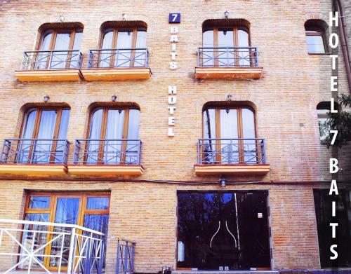 7 Baits Hotel And Hostel