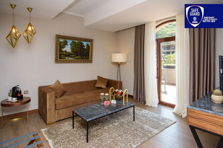 Hotel Tiflis Palace
