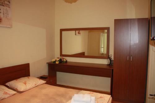 Paradise Hotel
