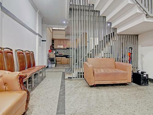 Hotel Oyo 90432 Family Residence