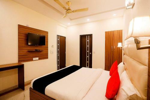 Hotel Oyo 80323 Collection O Vishal Palace