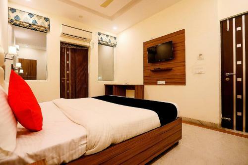 Hotel Oyo 80323 Collection O Vishal Palace