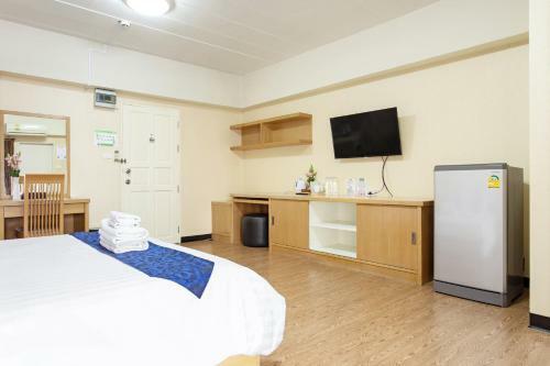 P-park Hotel Near Yanhee Hospital