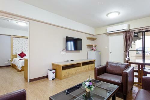P-park Hotel Near Yanhee Hospital