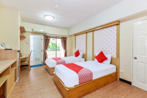 P-park Hotel Near Yanhee Hospital