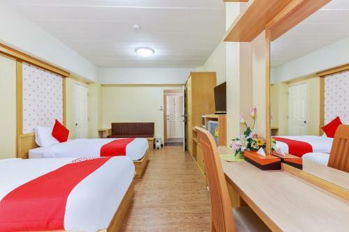 P-park Hotel Near Yanhee Hospital