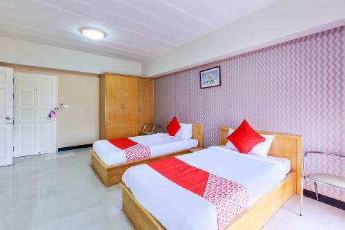 P-park Hotel Near Yanhee Hospital