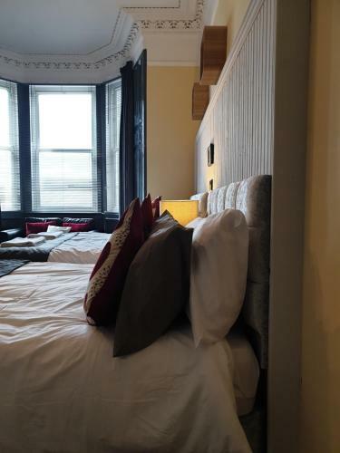 Hostal Dundee Terrace - Rooms In The City