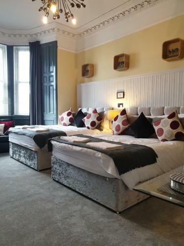 Hostal Dundee Terrace - Rooms In The City