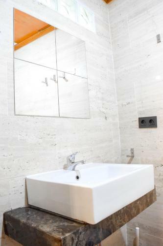 Apartamentos C/carreter�a