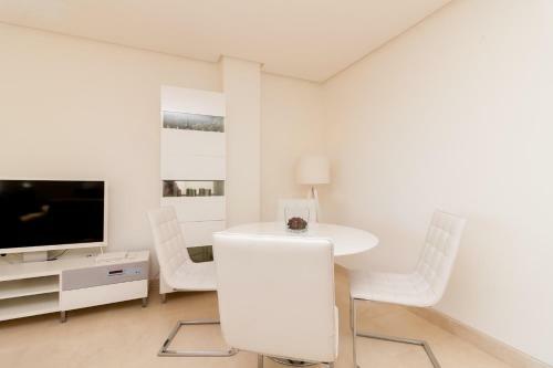 Vista Real Apartment By Ghr Rentals